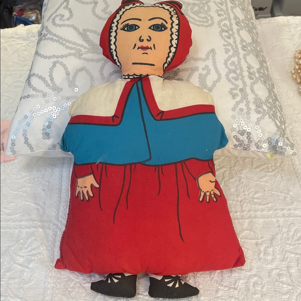 Mary Merritt Vintage Museum Doll Pillow 1974